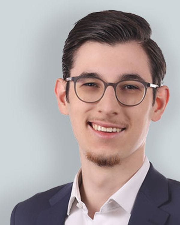 Gian-Luca May, Kaufmännischer Projektmanager bei der Schwäbische ImmobilienWert GmbH