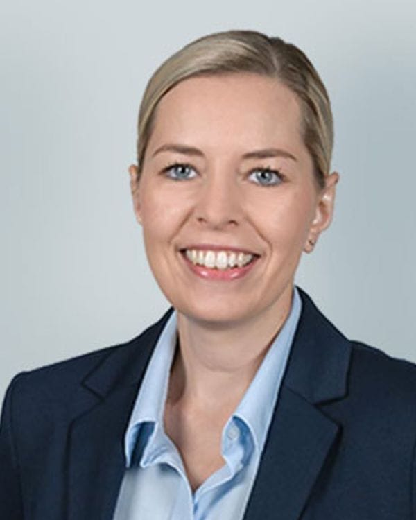Sarah Hinderer, Prokuristin, Leiterin Verwaltung und Finanzen bei der Schwäbische ImmobilienWert GmbH